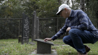 Oral History – Steentje leggen op Joods graf